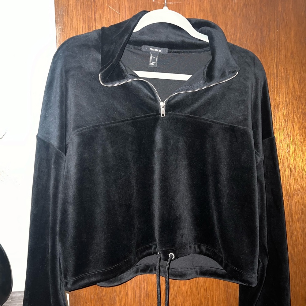 Black sweatshirt